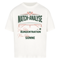 Match-Analyse auf Oversized Shirt, Farbe weiß