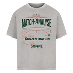 Match-Analyse auf Oversized Shirt, Farbe verwaschen grau
