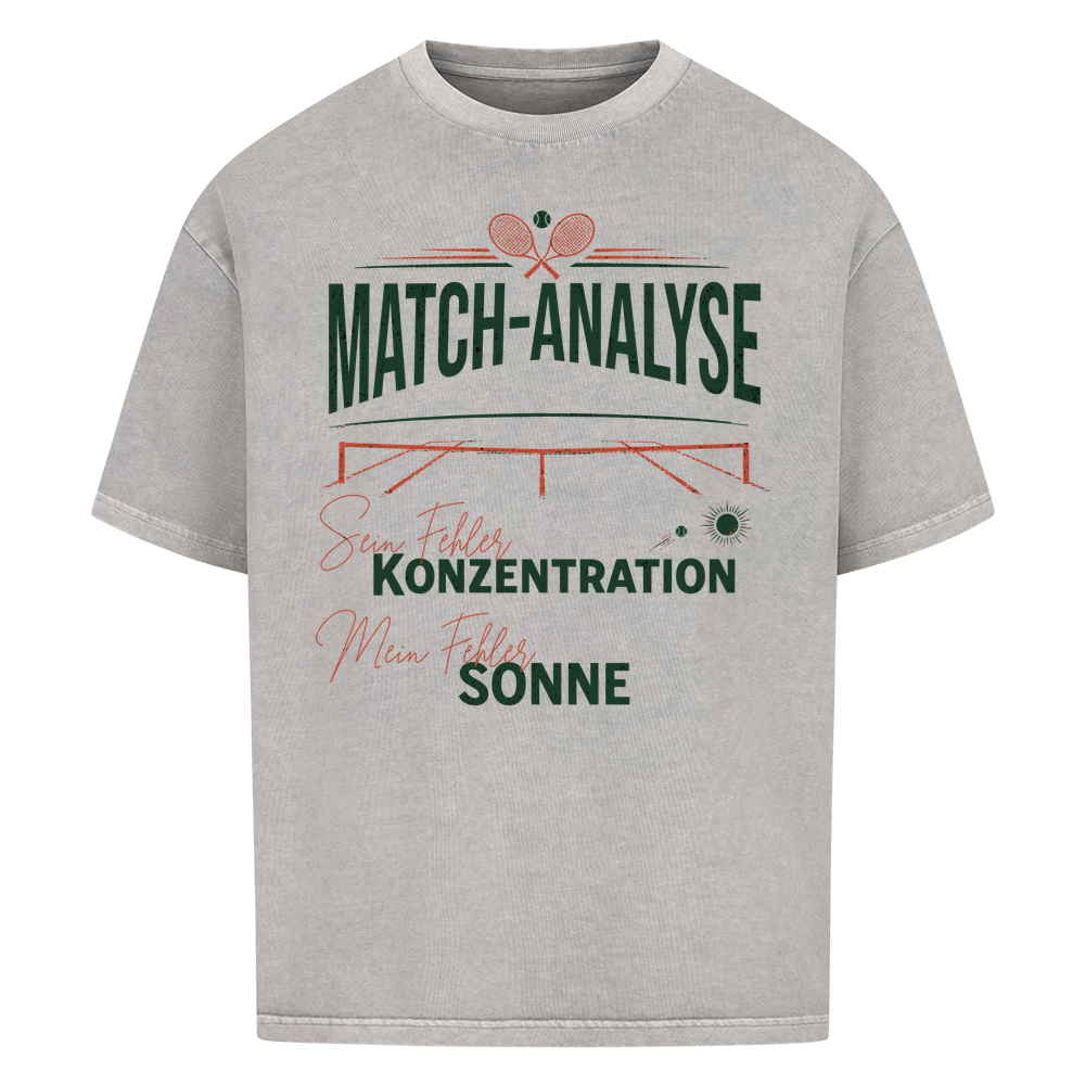 Match-Analyse auf Oversized Shirt, Farbe verwaschen grau