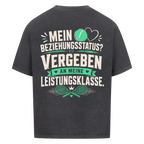 Beziehungsstatus auf Oversized Shirt, Farbe verwaschen schwarz