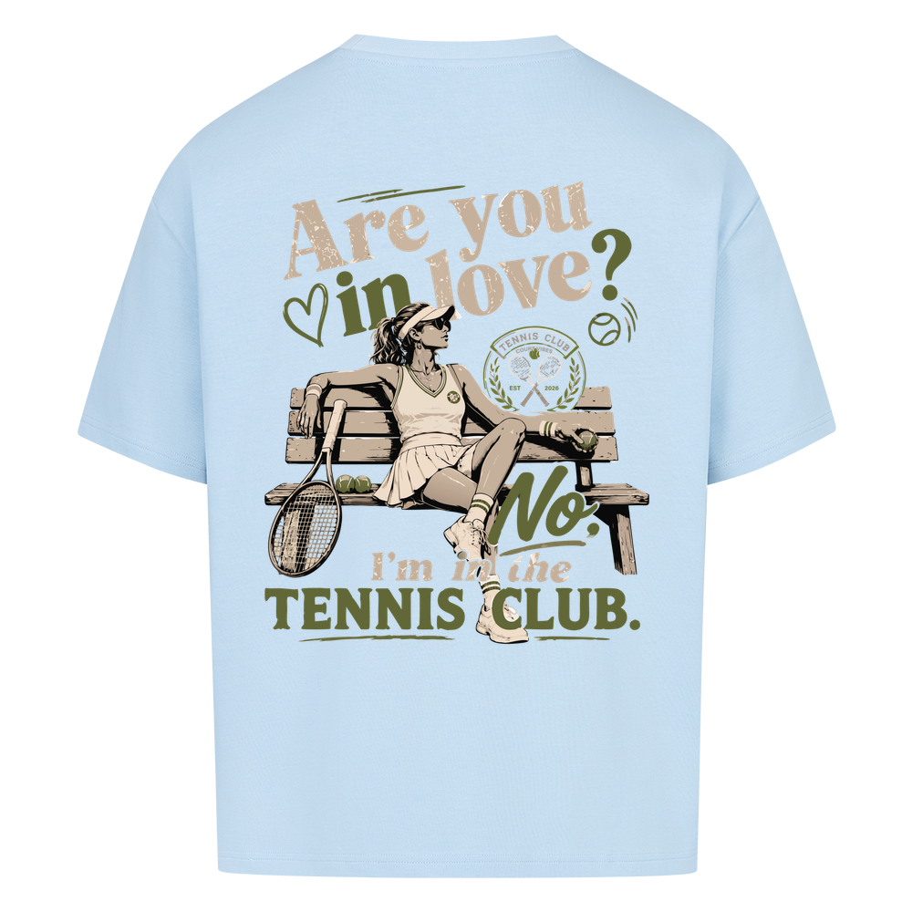 Tennis Club Girl auf Oversized Shirt, Farbe babyblau