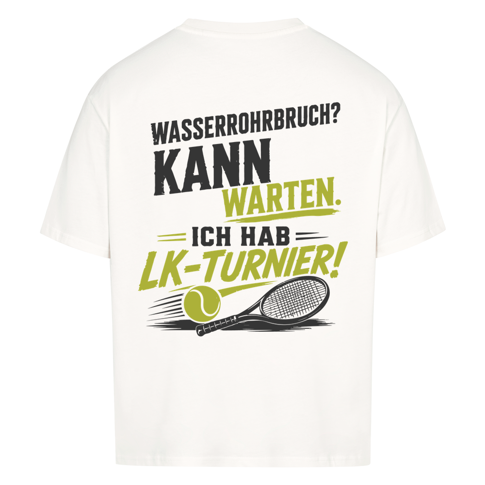 Wasserrohrbruch auf Oversized Shirt, Farbe weiß