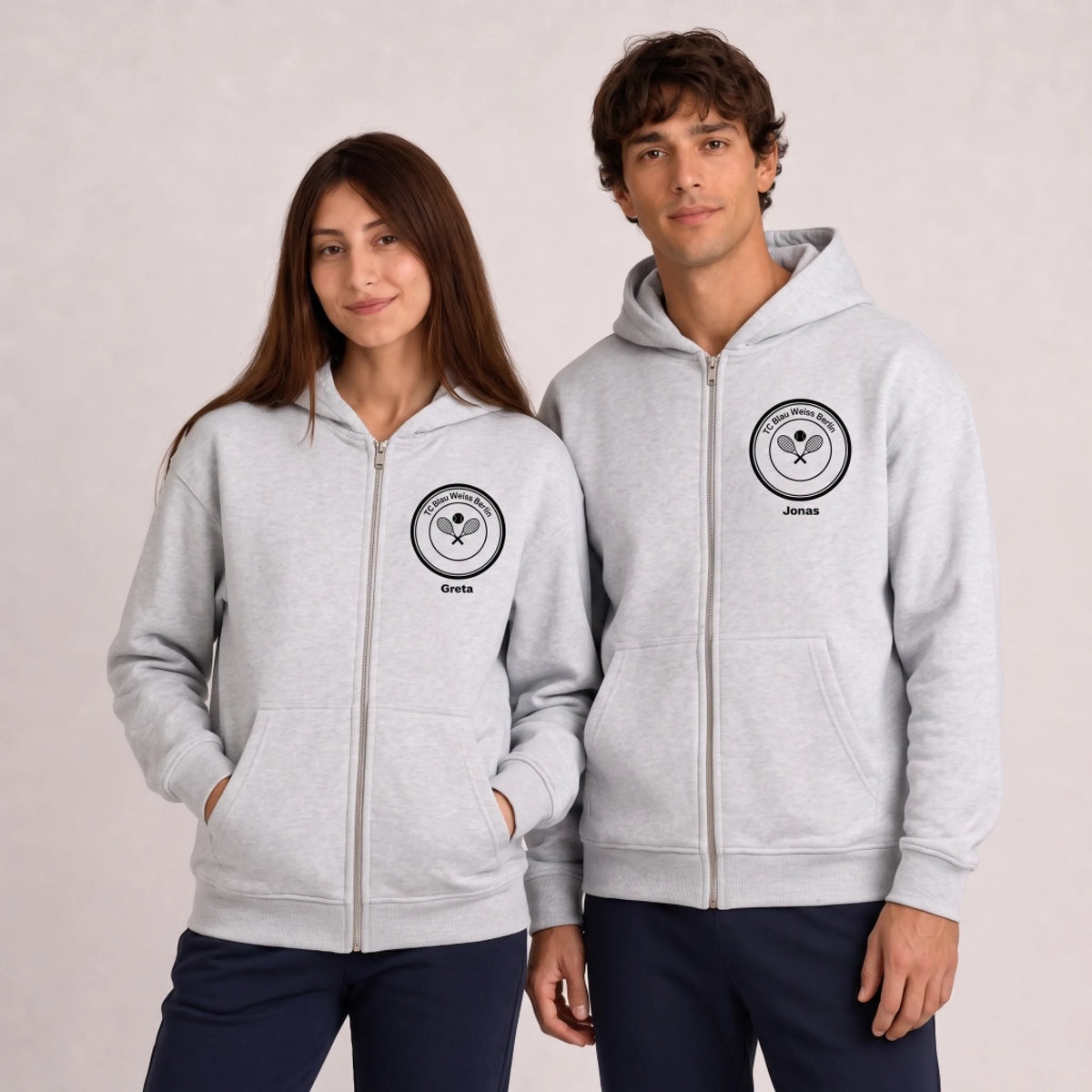 Vereinslogo auf Oversized Zip-Hoodie