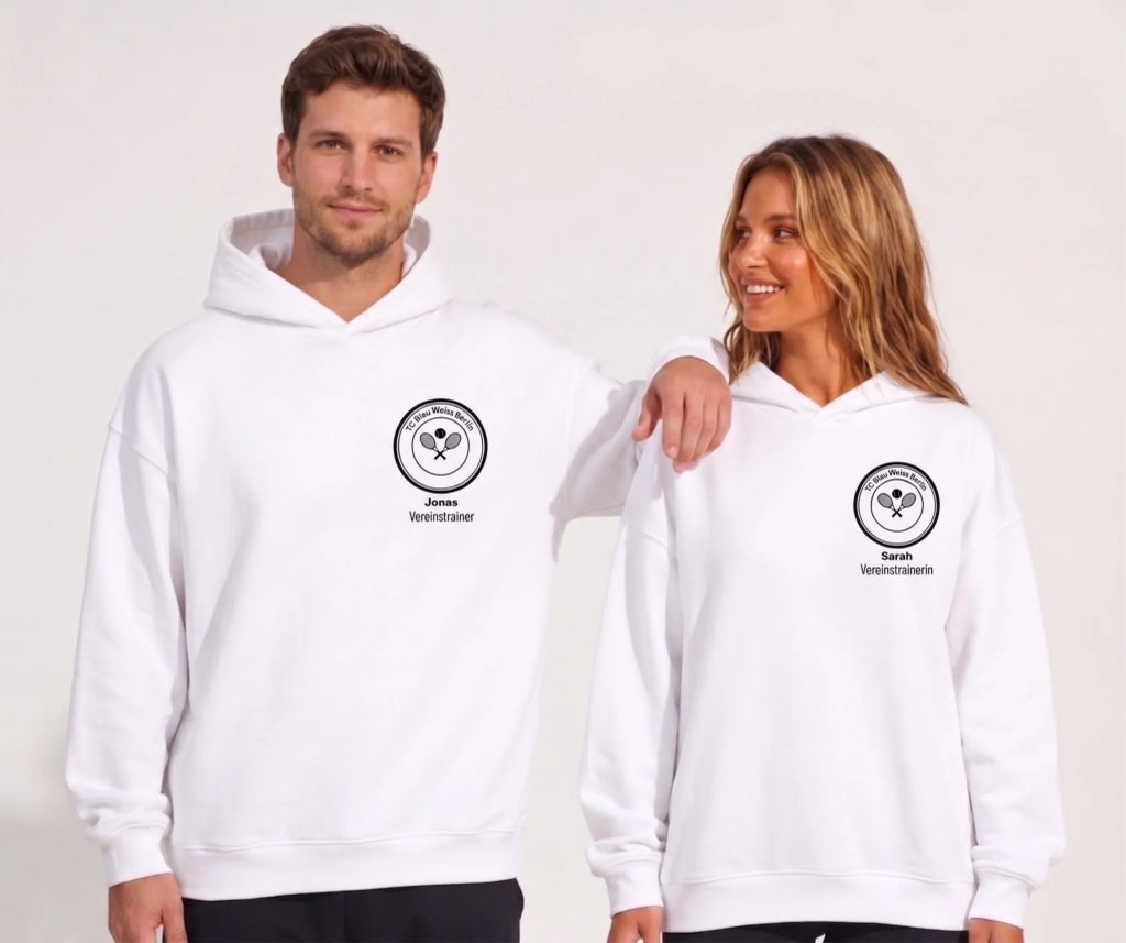 Vereinslogo auf Oversized Hoodie